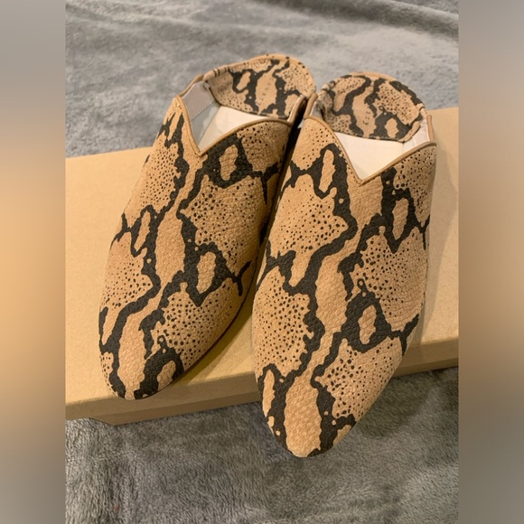 Sanctuary Tan and Black snake skin Patterned Shoes - Picture 3 of 7